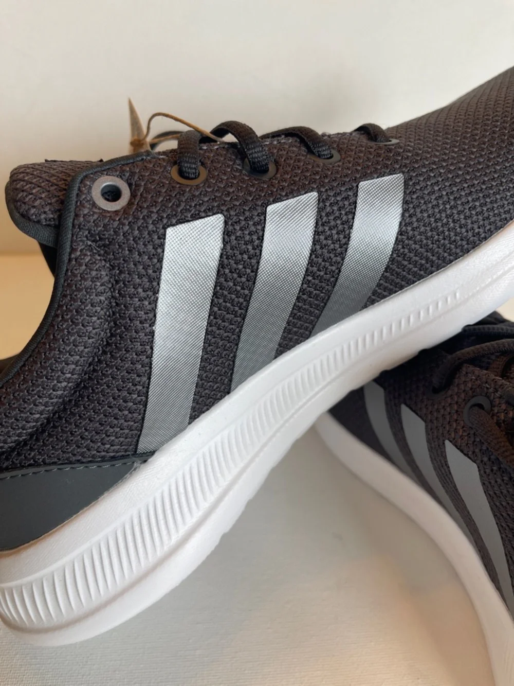NIB ADIDAS WOMENS LITERACER CLN 2.0 SNEAKER CARBON/IRON METALLIC/CORE BLK SZ 8.5 - Picture 3 of 13